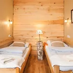Iskra Bed & Breakfast 3*