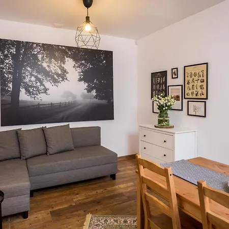 לינה וארוחת בוקר Iskra 3*