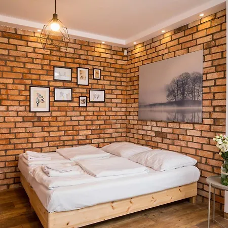 לינה וארוחת בוקר Iskra 3*